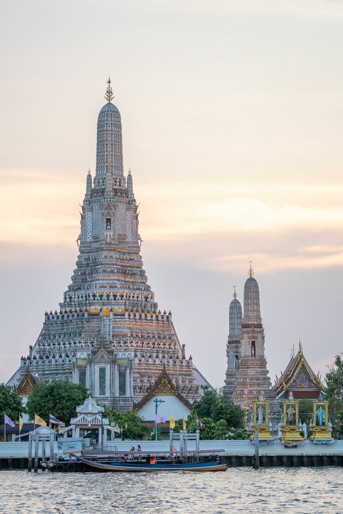 Wat Arun - Tajlandia. Świątynia Świtu.